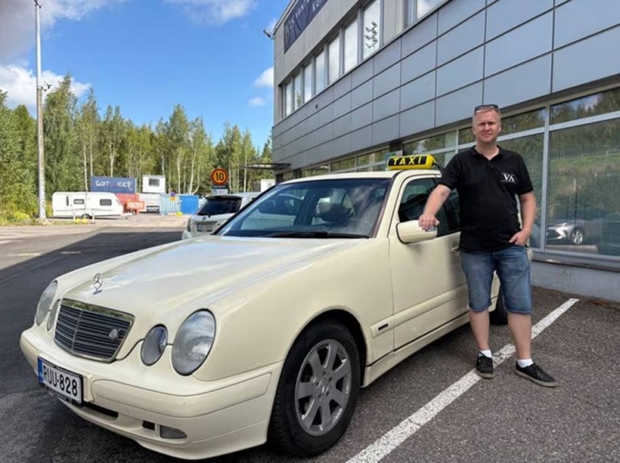 Mercedes-Benz E-Class 2002 року