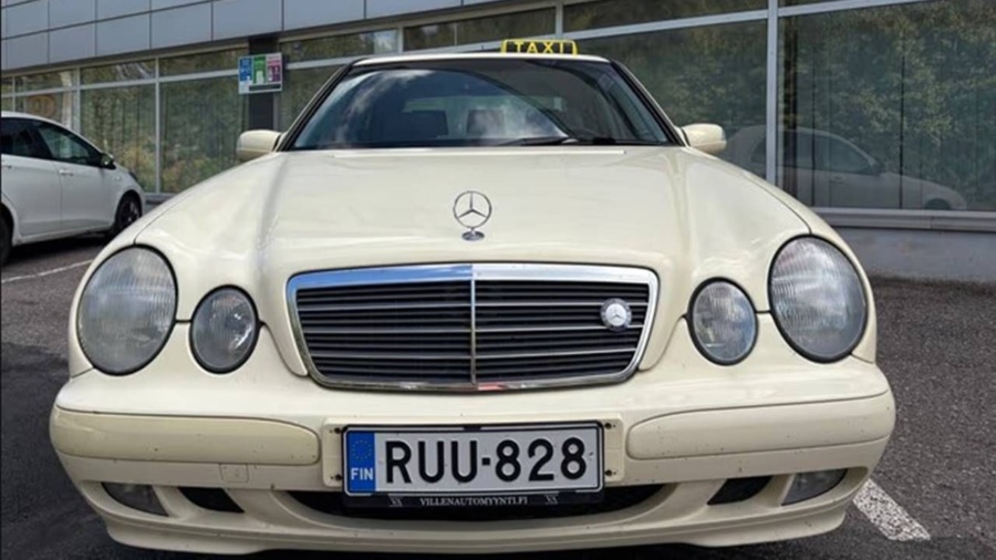 Mercedes-Benz E-Class 2002 року