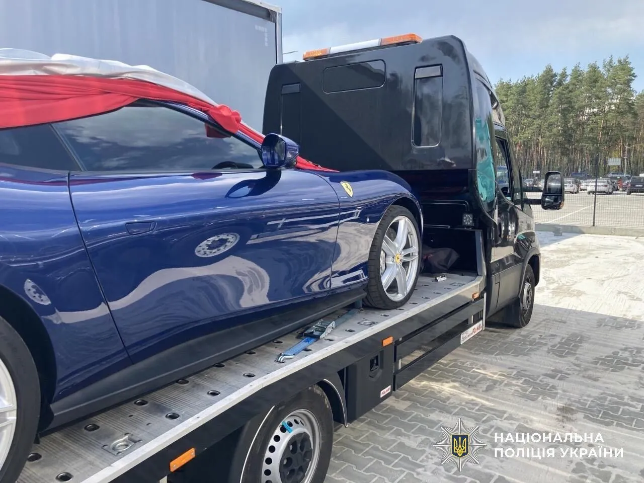 Екс-чиновник оформив Ferrari на росіянина та приховав факт купівлі-продажу