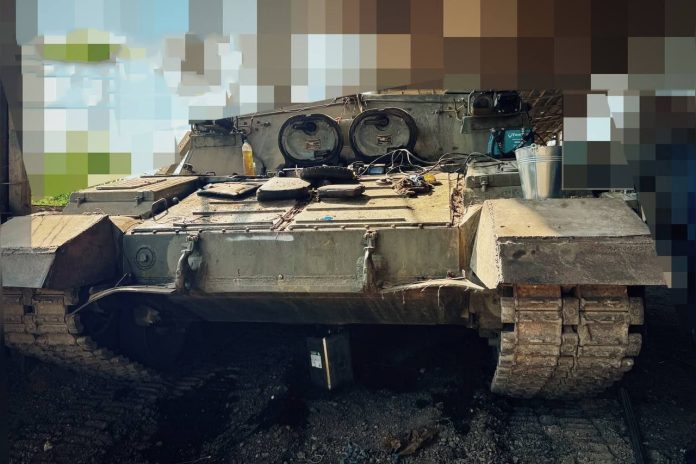 На фронті помічено рідкісну російську «Ладога» на базі Т-80 На фронті помічено рідкісну російську «Ладога» на базі Т-80
