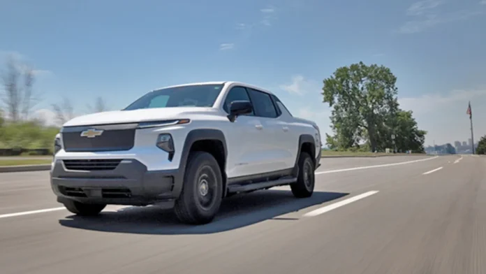 Chevrolet Silverado EV встановив рекорд за дальністю пробігу без підзарядки