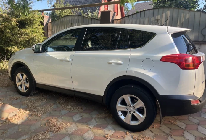 Toyota RAV4 4-го покоління