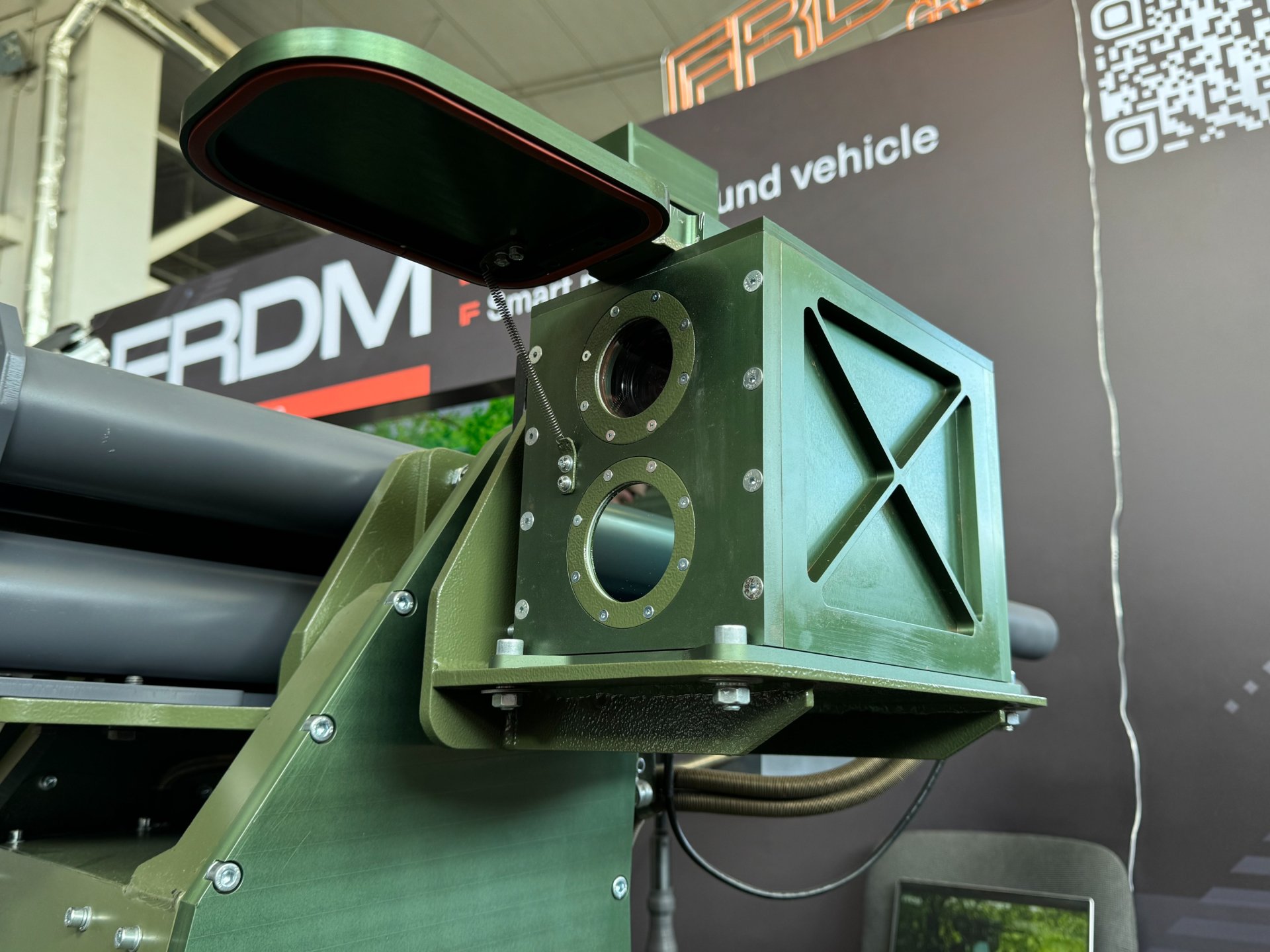 Українська революція на колесах: як роботи D-21 замінюють "Гради" на передовій