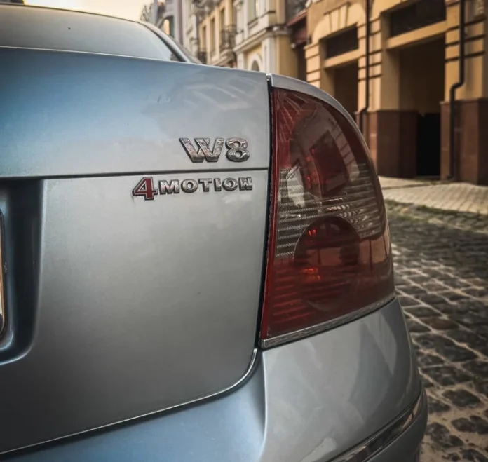 У Києві помітили рідкісний Volkswagen Passat W8