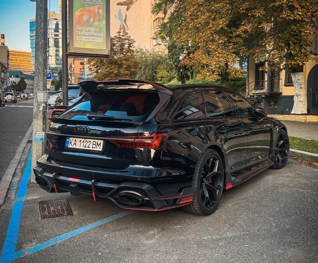 У Києві зняли рідкісний Audi RS6 з українським тюнінгом