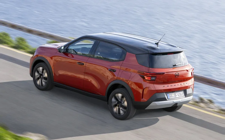 Opel Frontera (2025) у гібридній версії дебютував в Україні