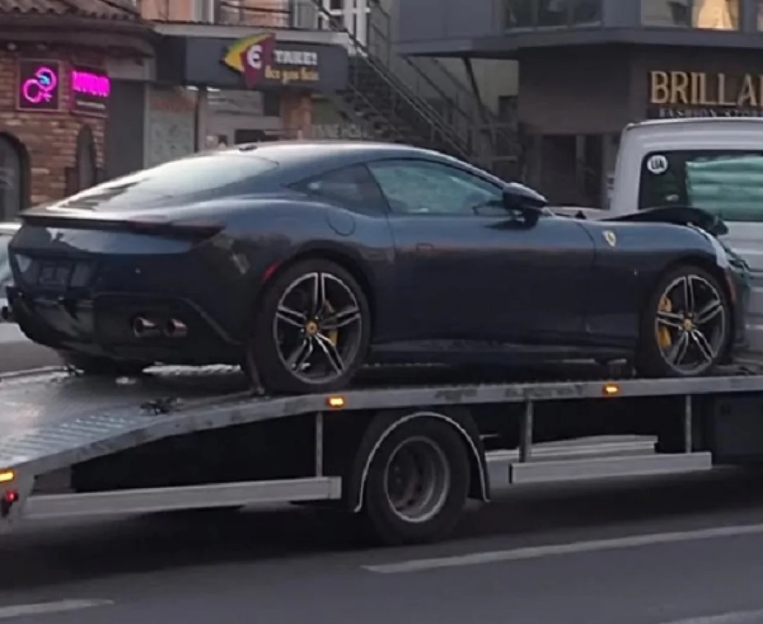 У Рівному з'явився перший в історії міста Ferrari Roma