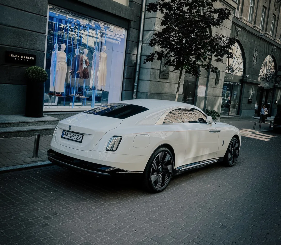Rolls-Royce Spectre: найдорожчий електрокар України помічений у Києві