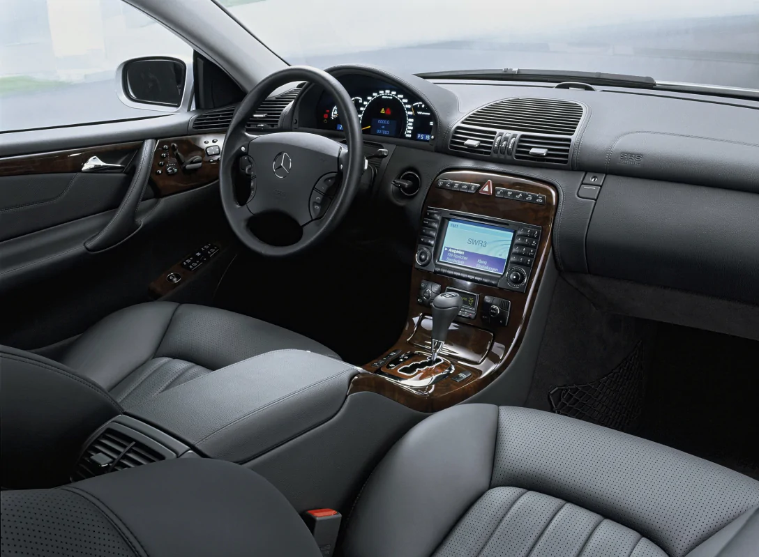 У Києві помітили рідкісний Mercedes CL65 AMG з V12