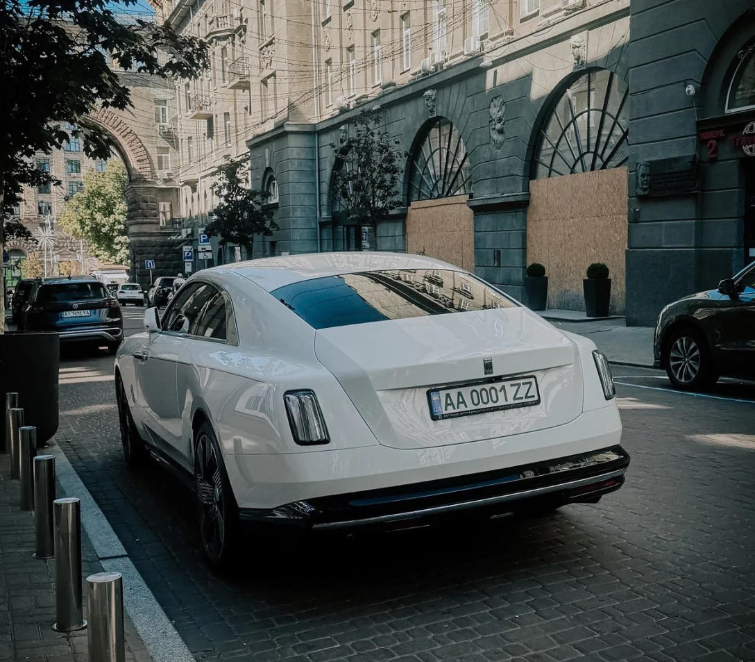 Rolls-Royce Spectre: найдорожчий електрокар України помічений у Києві