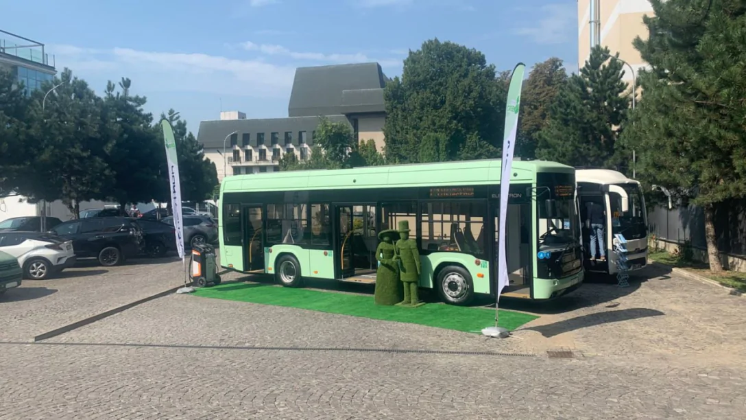 У Львові презентували новий електробус "Електрон Е181"