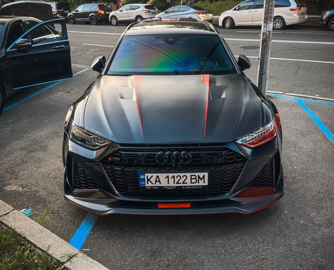 У Києві зняли рідкісний Audi RS6 з українським тюнінгом