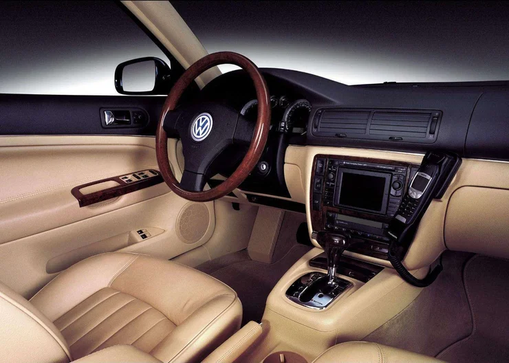 У Києві помітили рідкісний Volkswagen Passat W8