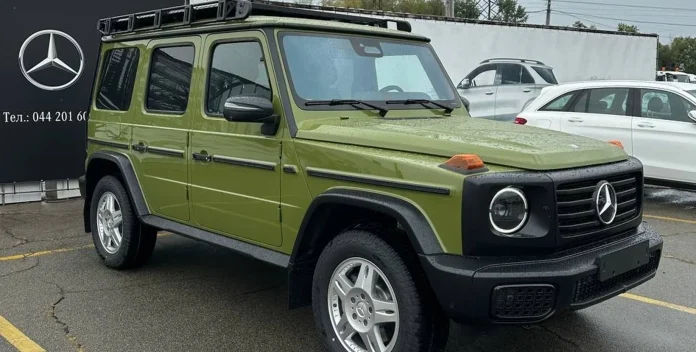 Унікальний гість із Штуттгарта: один із 460 Mercedes G-Class Stronger Than The 1980s прибув до України Унікальний гість із Штуттгарта: один із 460 Mercedes G-Class Stronger Than The 1980s прибув до України