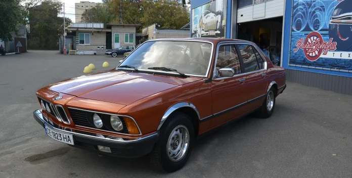 Коли німецька дипломатія їздила на баварських колесах: BMW 728 з історією космічного масштабу