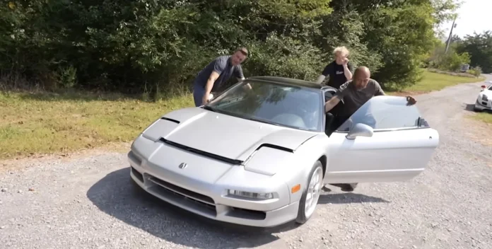Спляча красуня в підвалі: легендарна NSX провела 8 років у 