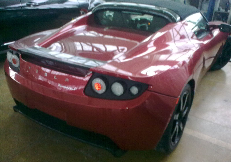 У Києві зафіксували рідкісний Tesla Roadster Sport першого покоління 2008-2012 років