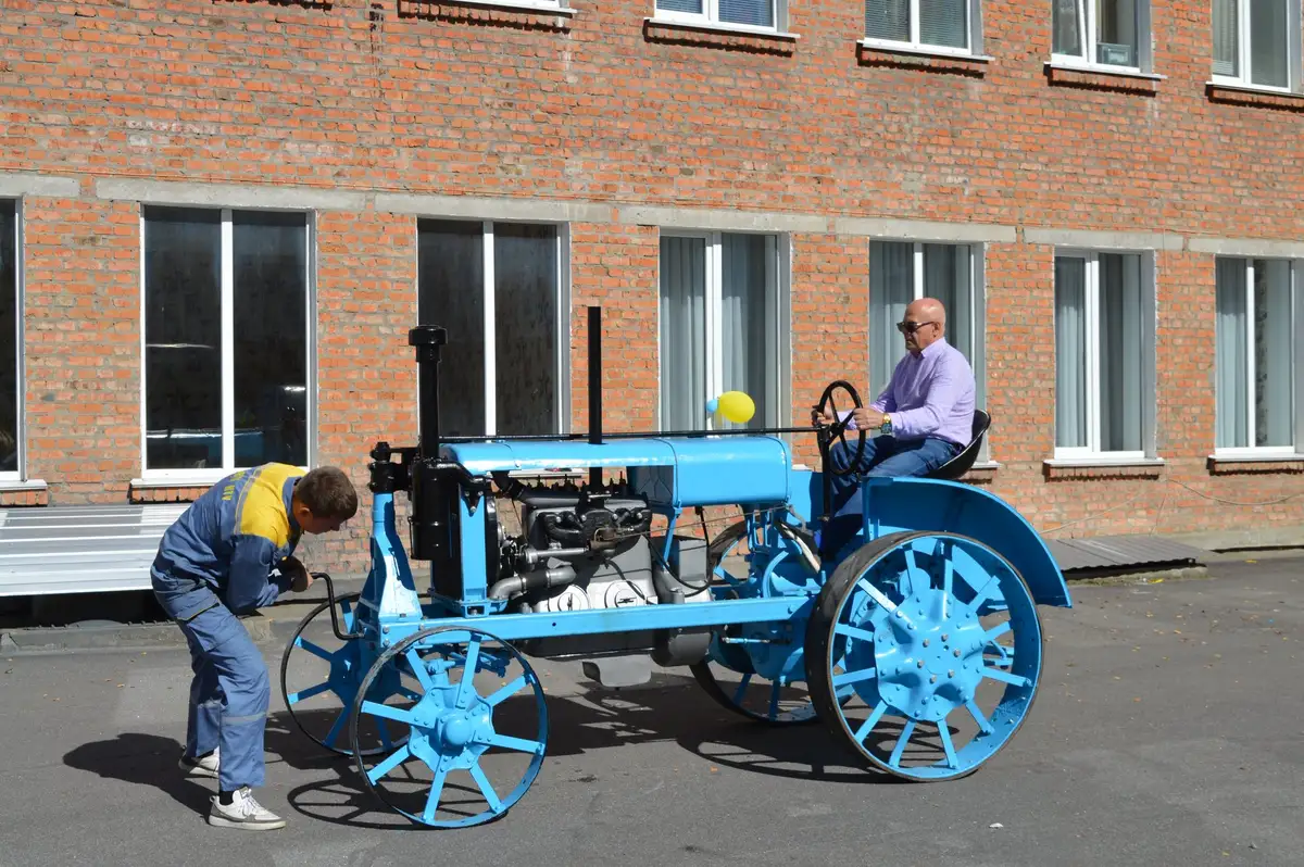 На Вінничині повністю відновили 100-річний трактор "Універсал" після півстоліття простою