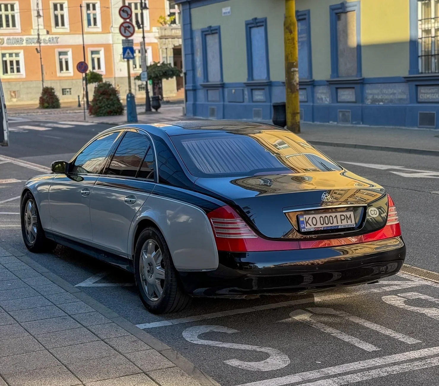 "Дипломат" у вигнанні: рідкісний Maybach з Закарпаття засвітився в Словаччині