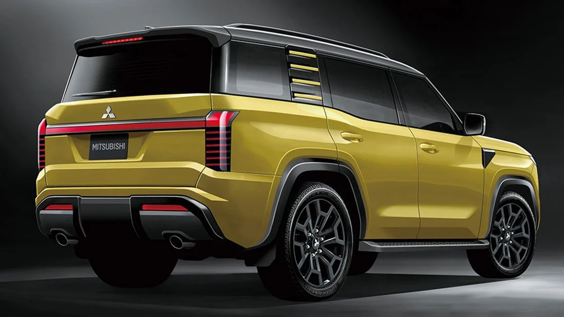 Коли Mitsubishi згадує про свою 4×4-ДНК: відповідь Toyota буде рамною та турбодизельною