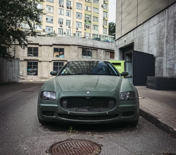 Злочин чи карма? У Києві знайшли покинутий Maserati за 112 000 доларів