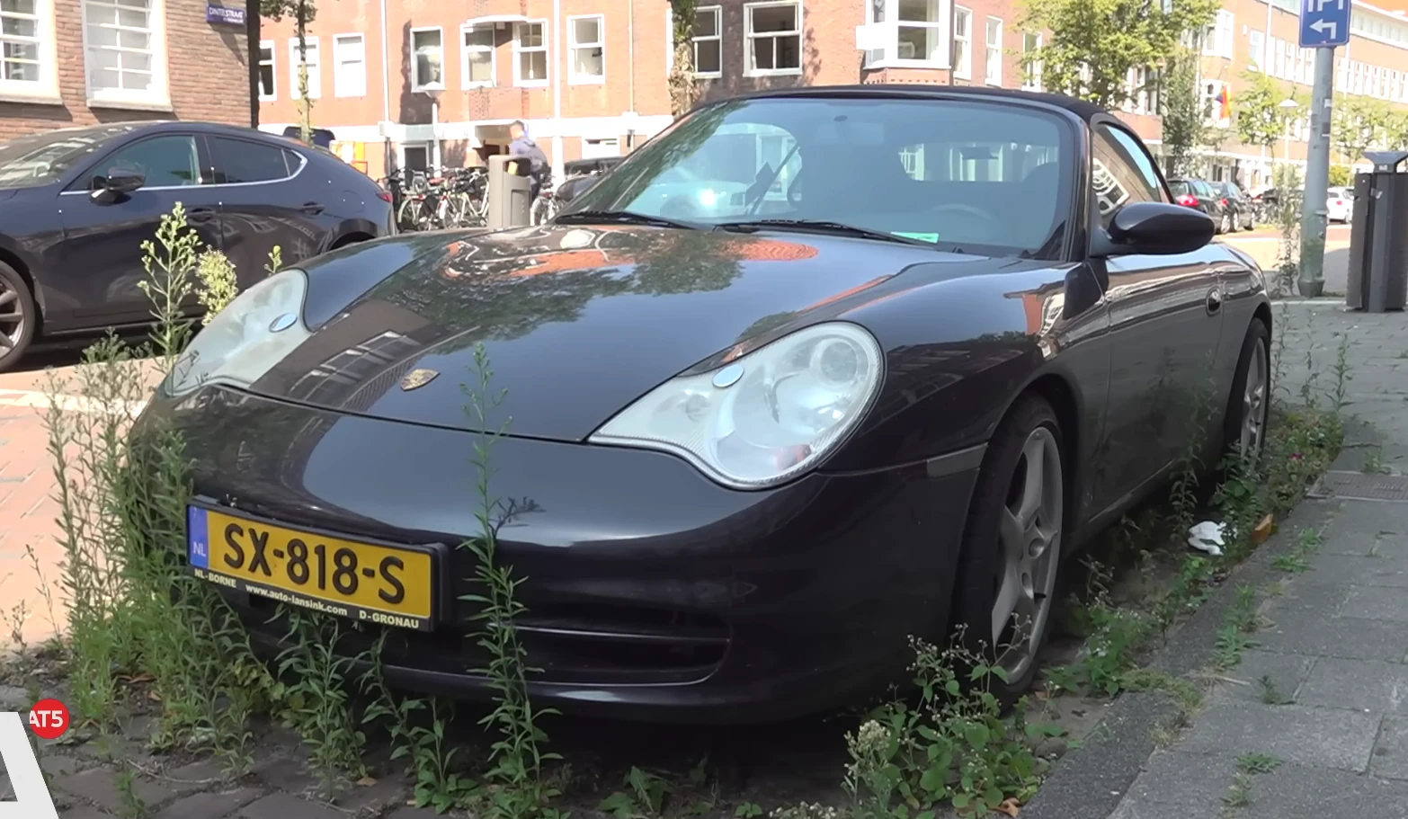 Покинутий Porsche