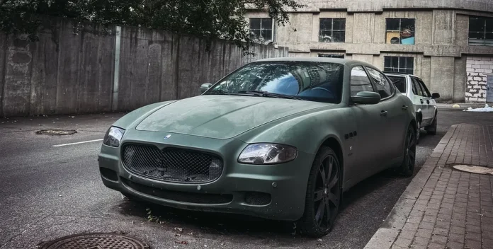 Злочин чи карма? У Києві знайшли покинутий Maserati за 112 000 доларів