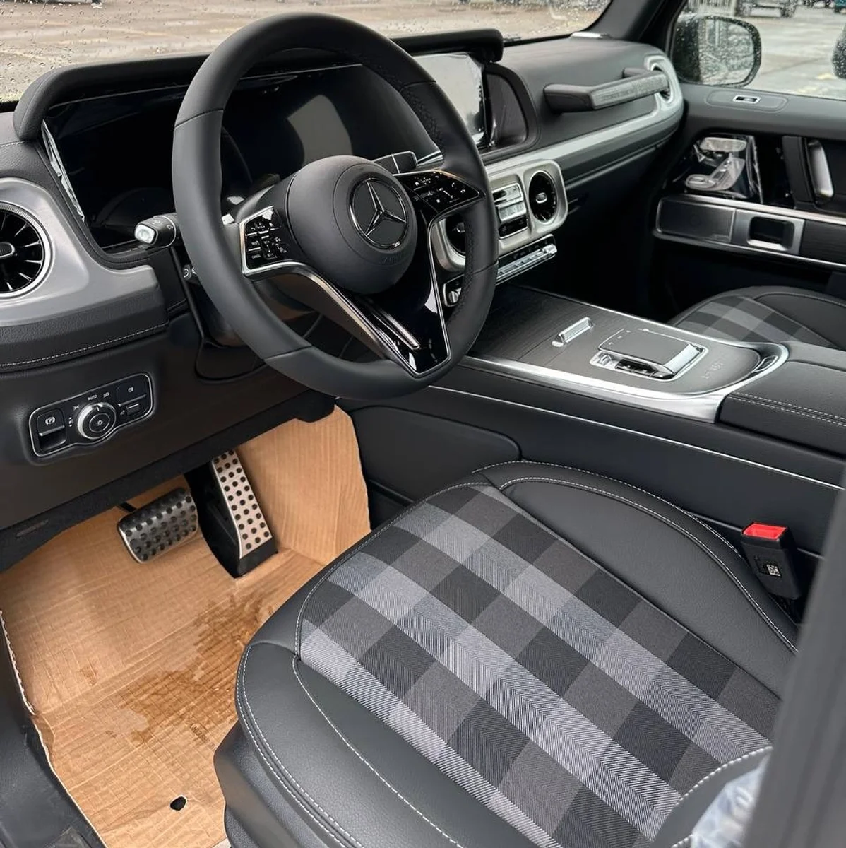 Унікальний гість із Штуттгарта: один із 460 Mercedes G-Class Stronger Than The 1980s прибув до України