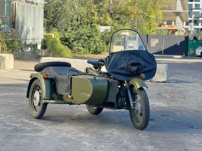 Унікальний МВ-650М1 з пробігом 1300 км: до ювілею КМЗ відновили армійський мотоцикл 1990 року