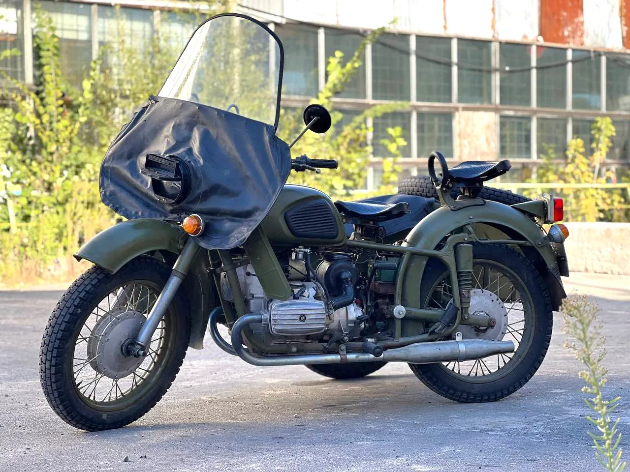 Унікальний МВ-650М1 з пробігом 1300 км: до ювілею КМЗ відновили армійський мотоцикл 1990 року