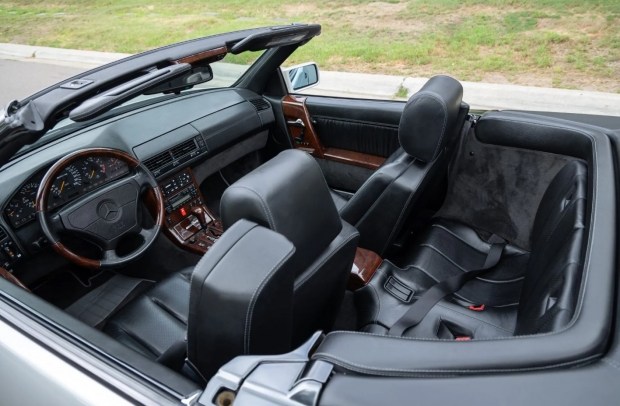 Рідкісний Mercedes-Benz SL72 AMG 1995 року з V12 від Pagani Zonda продають за $500 000