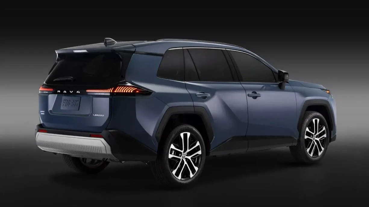 Експерти визначили найкращу версію нового Toyota RAV4: несподіваний вибір