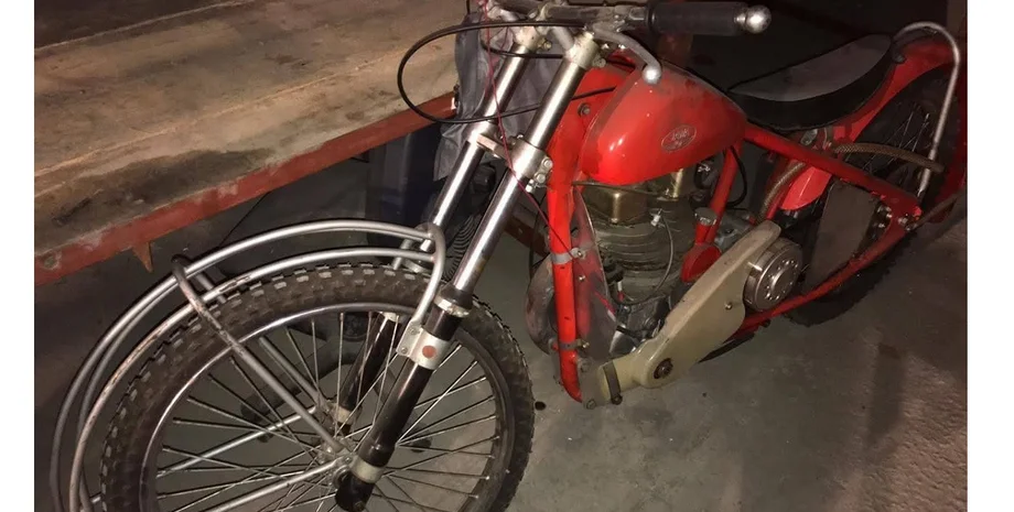 В Україні знайшли рідкісну Jawa DT500: гоночний монстр без гальм і з двигуном на метанолі