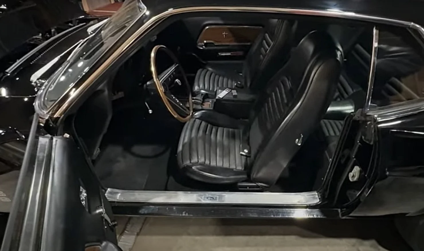 У Каліфорнії виявили неймовірний скарб: Ford Mustang Boss 429 з пробігом 35 тисяч кілометрів