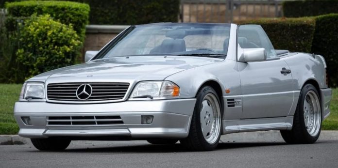 Рідкісний Mercedes-Benz SL72 AMG 1995 року з V12 від Pagani Zonda продають за $500 000 Рідкісний Mercedes-Benz SL72 AMG 1995 року з V12 від Pagani Zonda продають за $500 000