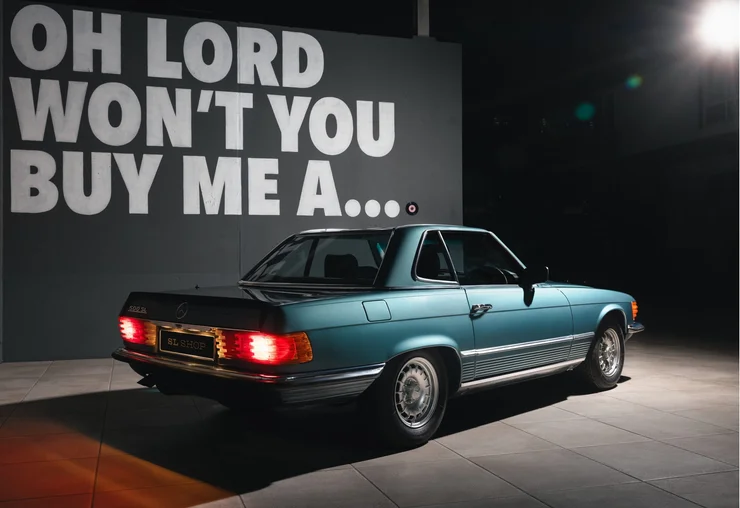 42 роки в гаражі: британський годинникар сховав Mercedes-Benz SL500 і забув про нього на чотири десятиліття