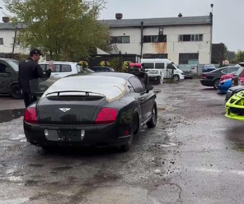 Два Duster'а на драгстрип: як український Bentley Continental GT перетворився на розкішний снаряд з черговою кар'єрою