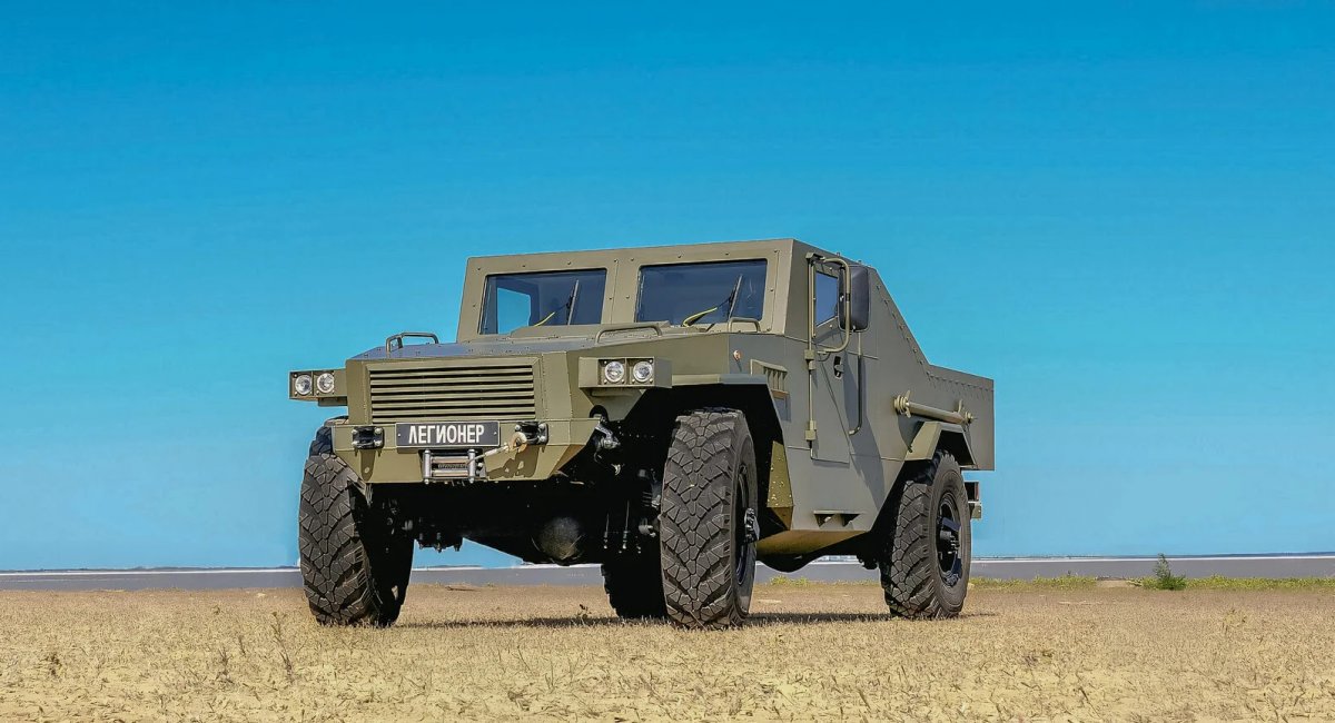 Росія показала "новий" бронеавтомобіль: БТР-40 із 1950-х на шасі вантажівки