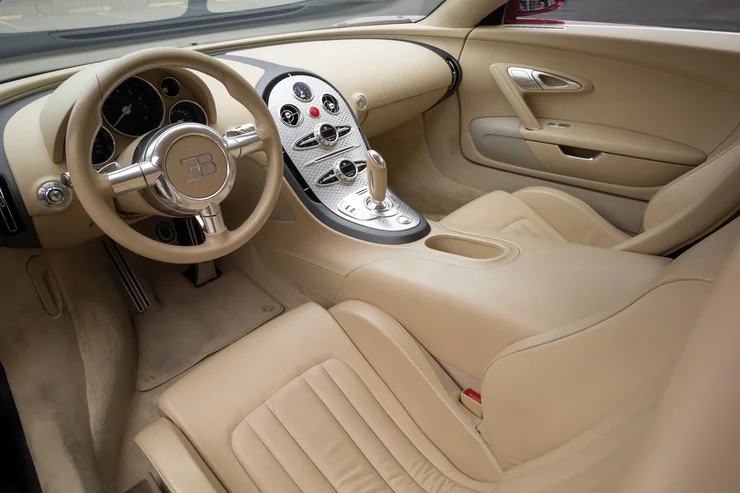 Bugatti Veyron у Житомирі: фейк чи сенсація? У мережі з'явилося фото мільйонного суперкара