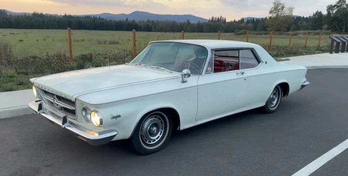 Знахідка для колекціонера: рідкісний Chrysler 300J після десятиліття забуття повернувся до життя