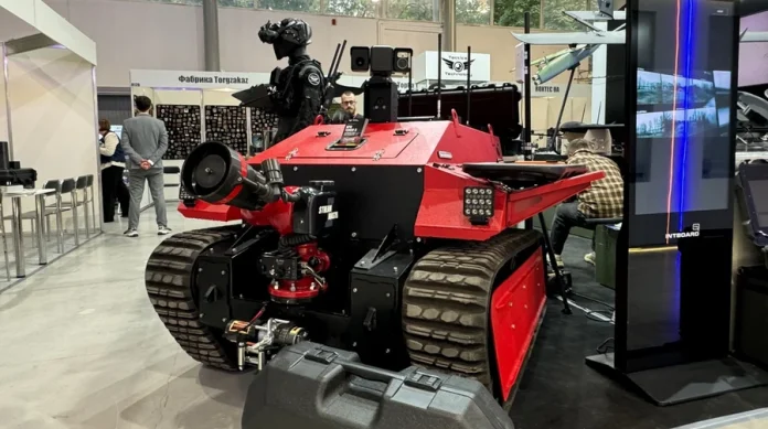 В Україні створили броньованого робота-рятувальника для гасіння пожеж на небезпечних об'єктах В Україні створили броньованого робота-рятувальника для гасіння пожеж на небезпечних об'єктах