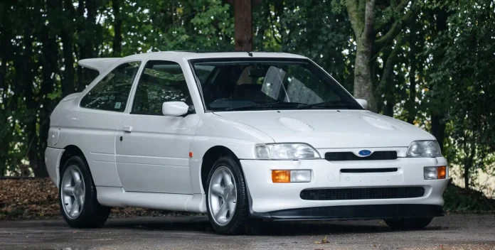 Рідкісний скарб у гаражі: Ford Escort RS Cosworth із пробігом менше тисячі кілометрів виставили на торги Рідкісний скарб у гаражі: Ford Escort RS Cosworth із пробігом менше тисячі кілометрів виставили на торги