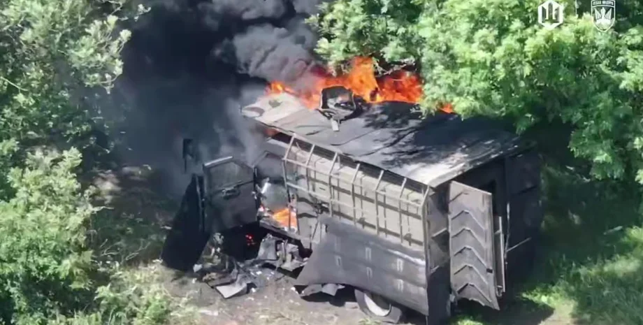 Це Не Житомирська Траса: Окупанти Пішли на Штурм... на ІнКАСАТОРСЬКОМУ БРОНЕФУРГОНІ!