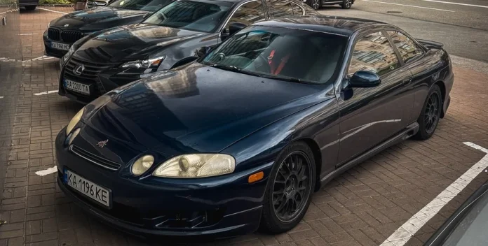 У столиці помітили рідкісне японське купе Toyota Soarer з турбомотором
