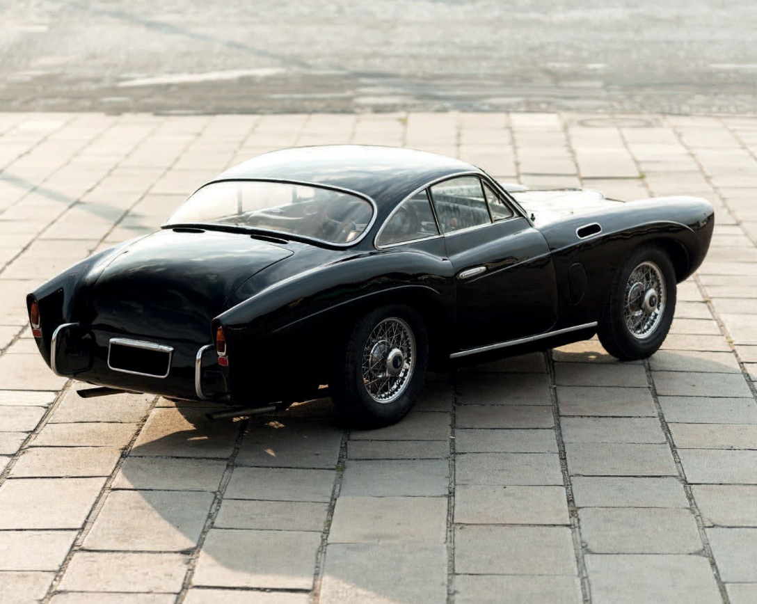 Легендарний Pegaso Z-102 з кузовом українця Савчика продали за €424 236: суперкар, про який забули