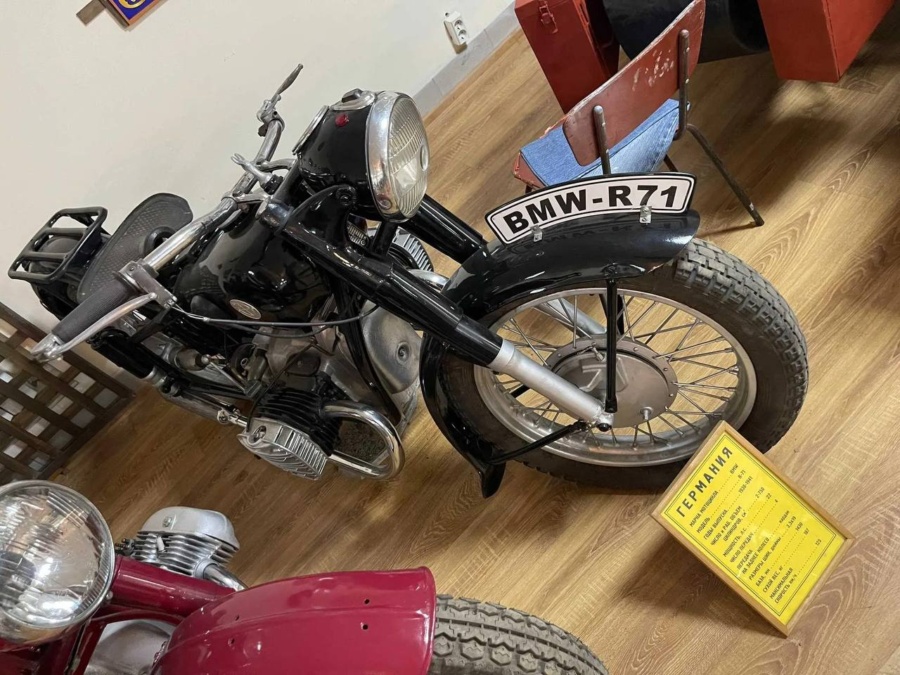 На Дніпропетровщині продають колекцію столітніх BMW: шість мотоциклів за сотні тисяч доларів