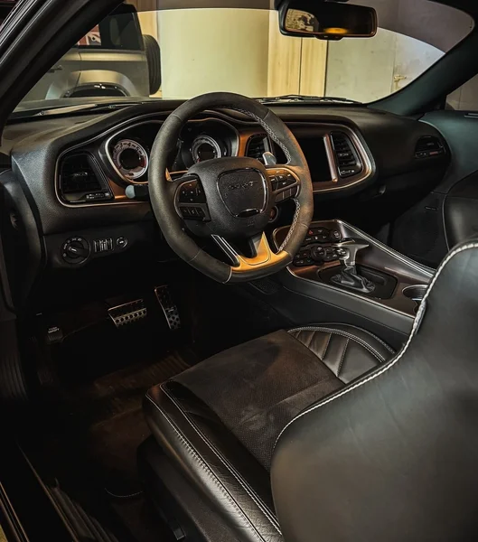 В Україну прибув 840-сильний монстр: Dodge Challenger SRT Demon готовий до битв на чверть милі