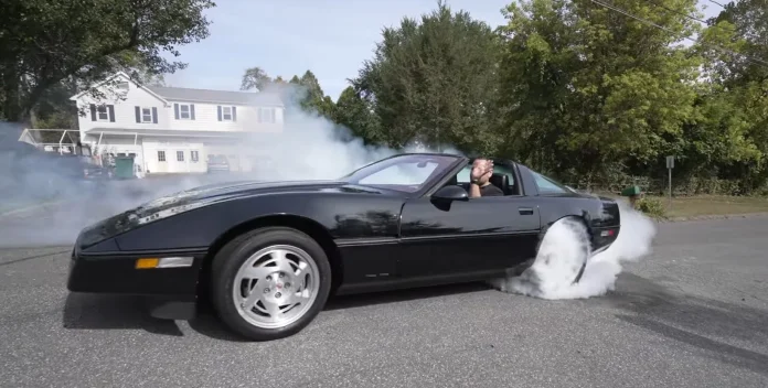 У гаражі 30 років ховався рідкісний Corvette ZR-1: капсула часу з пробігом 956 км повернулася до життя