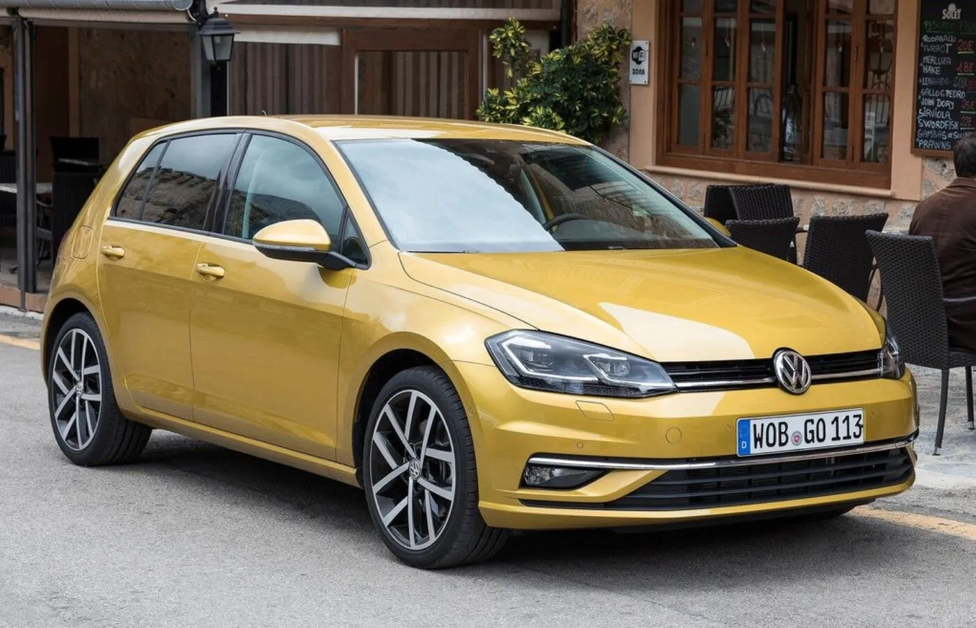 VW Golf знову переміг: вживаний ринок України у вересні зріс на 37%