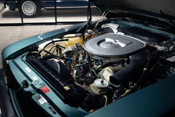 42 роки в гаражі: британський годинникар сховав Mercedes-Benz SL500 і забув про нього на чотири десятиліття